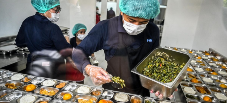 SMK Perikanan Puger Produksi 3.000 Paket MBG