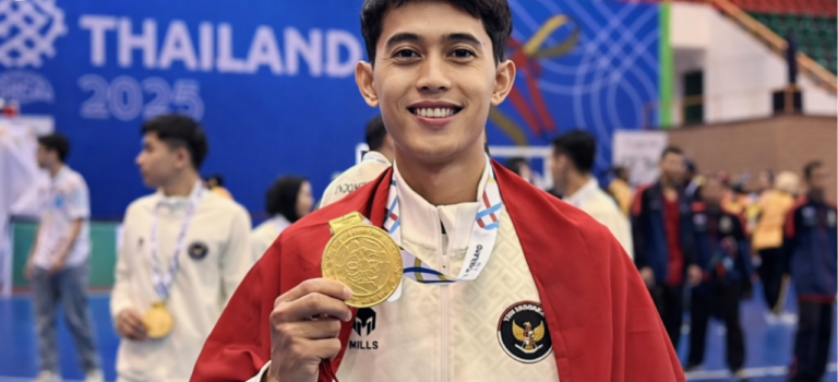 Alfin Tampil di Liga Hoki Jerman Meski Honorer